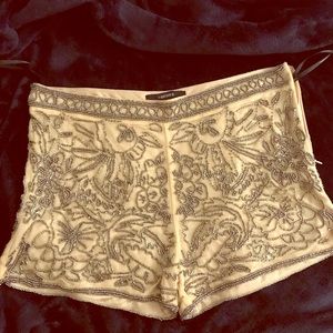 NWOT tan beaded shorts M